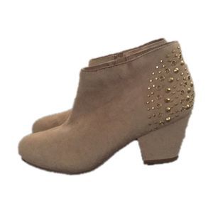 Forever 21 studded ankle boots beige size 7